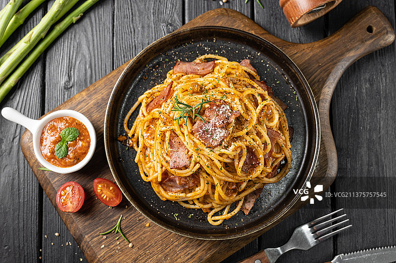 番茄培根意大利面图片素材