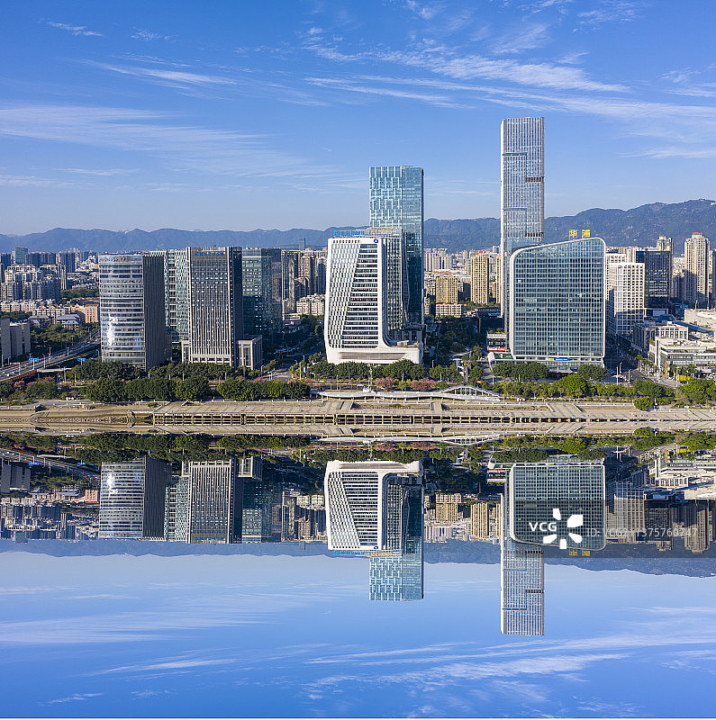 现代化城市摩天大楼建筑群图片素材