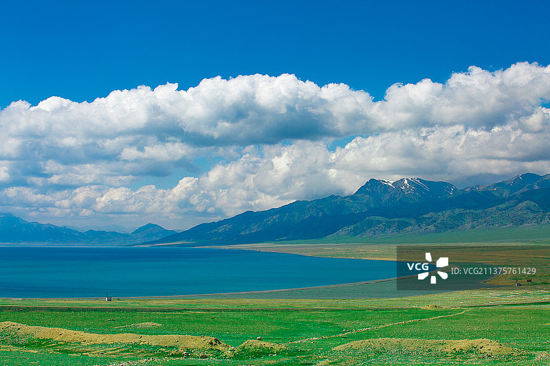 赛里木湖图片素材