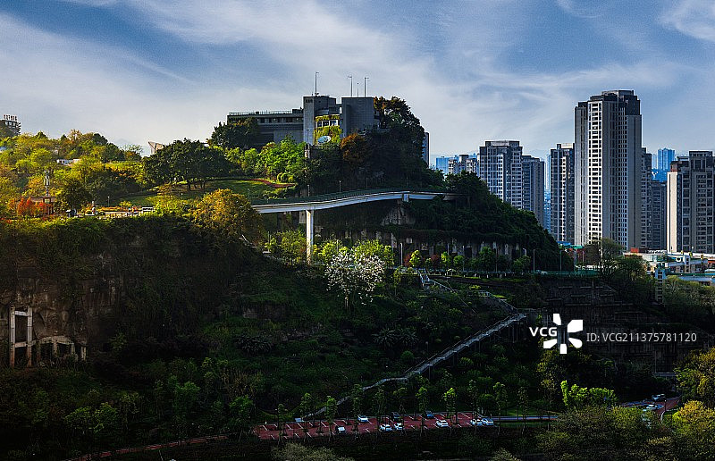 重庆虎头岩公园 大化步道 崖壁步道图片素材