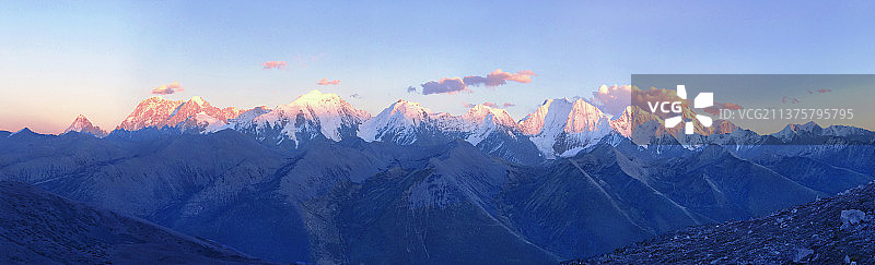 夕照贡嘎群峰图片素材