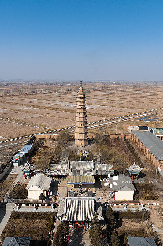 航拍宁夏中卫鸣沙洲塔白昼风光图片素材