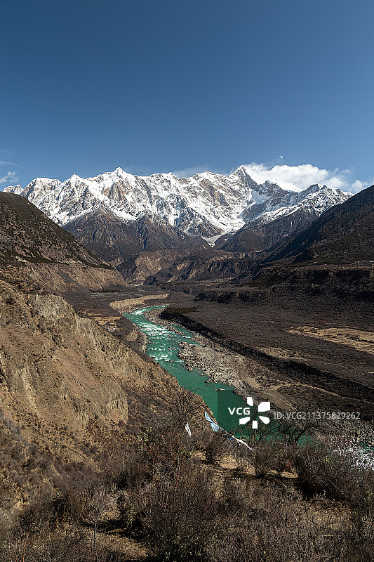 西藏南迦巴瓦峰雅鲁藏布江大峡谷图片素材