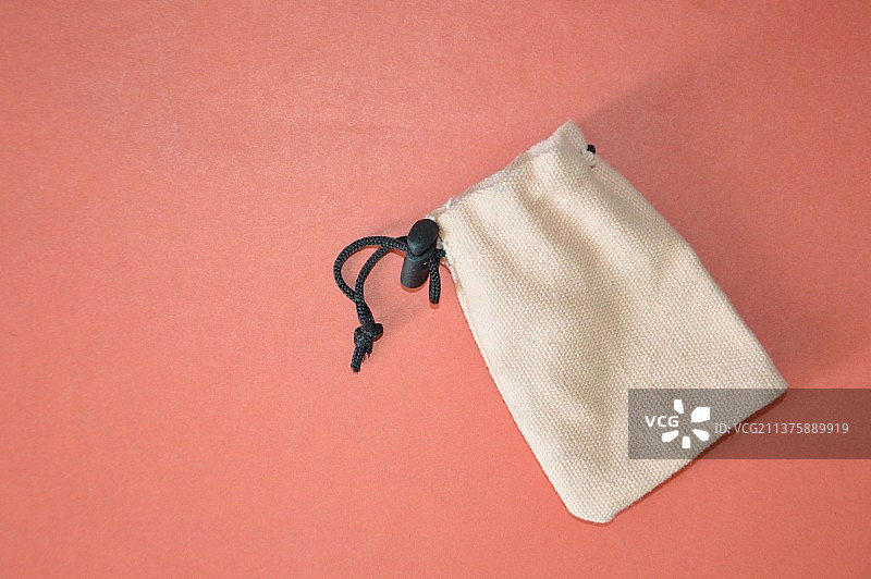 彩色背景上的包图片素材