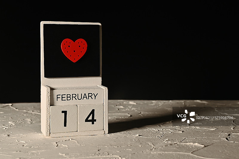 情人节木质日历模型图片素材