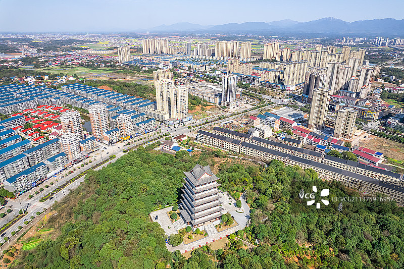 中国湖南株洲市攸县城密集的房地产楼盘图片素材