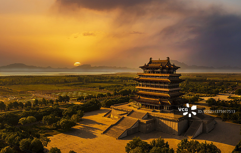 中国山西运城市黄河岸边名冠古今的鹳雀楼图片素材