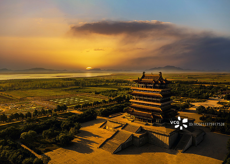 中国山西运城市黄河岸边名冠古今的鹳雀楼图片素材