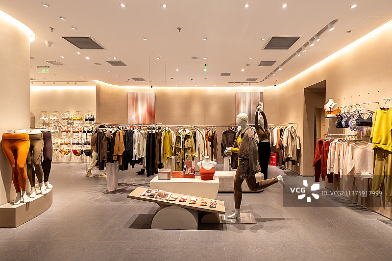 上海服装实体商店产品展示图片素材