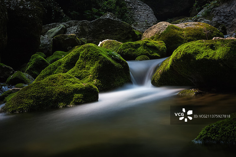 山涧小溪图片素材