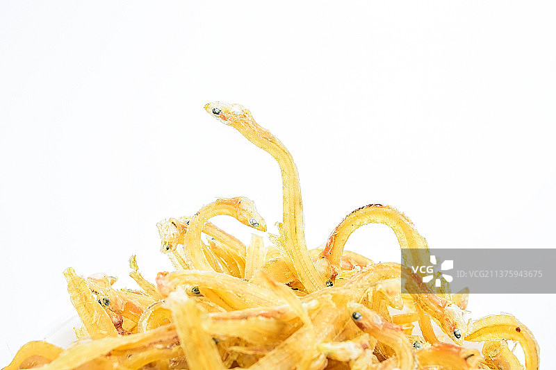 白背景上的面条鱼干图片素材