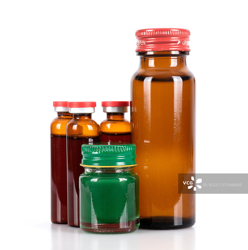 白背景上的瓶装药图片素材