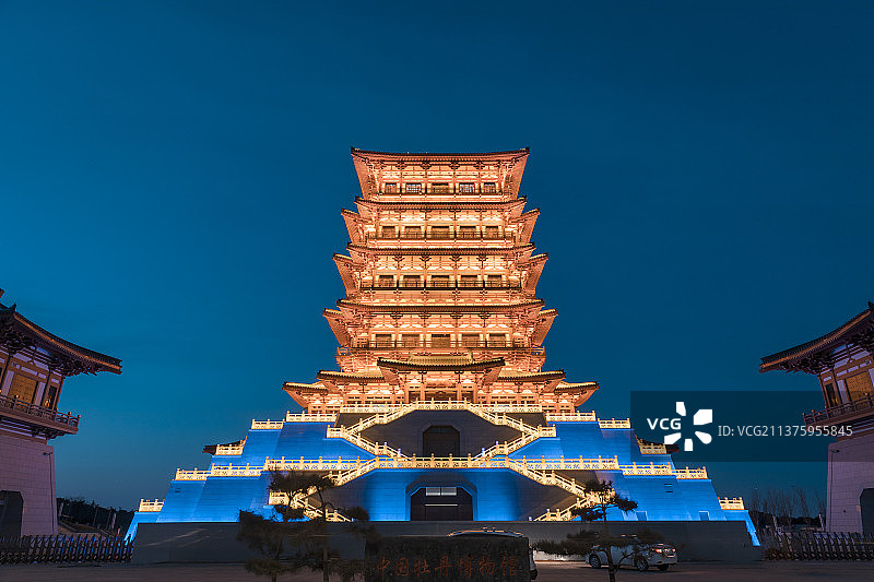 河南省洛阳市牡丹博物馆夜景图片素材