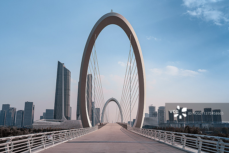 南京眼步行桥图片素材
