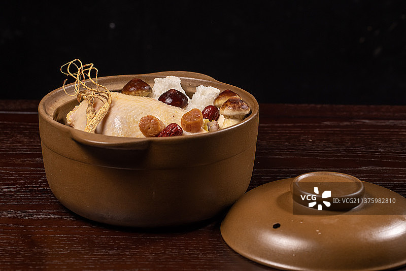 砂锅煲老母鸡药膳汤图片素材