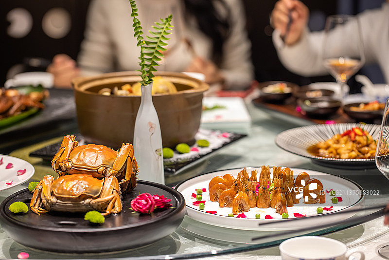 江浙菜系餐厅包间聚餐庆祝节日图片素材
