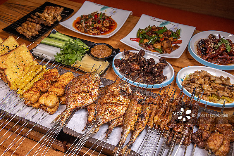 夜宵东北烧烤肉串聚合图片素材