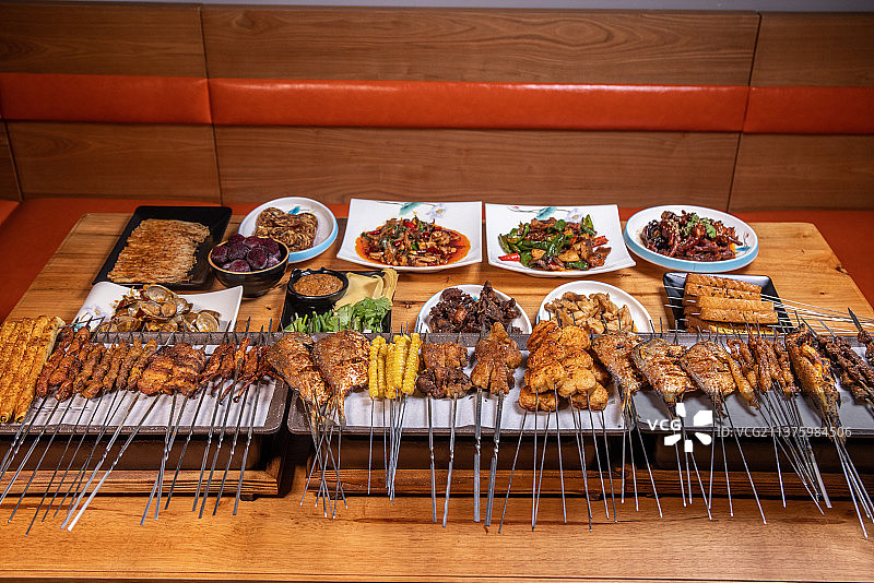 夜宵东北烧烤肉串聚合图片素材
