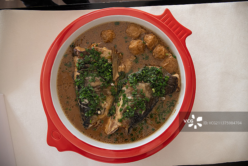 花鲢鱼头丸子汤图片素材