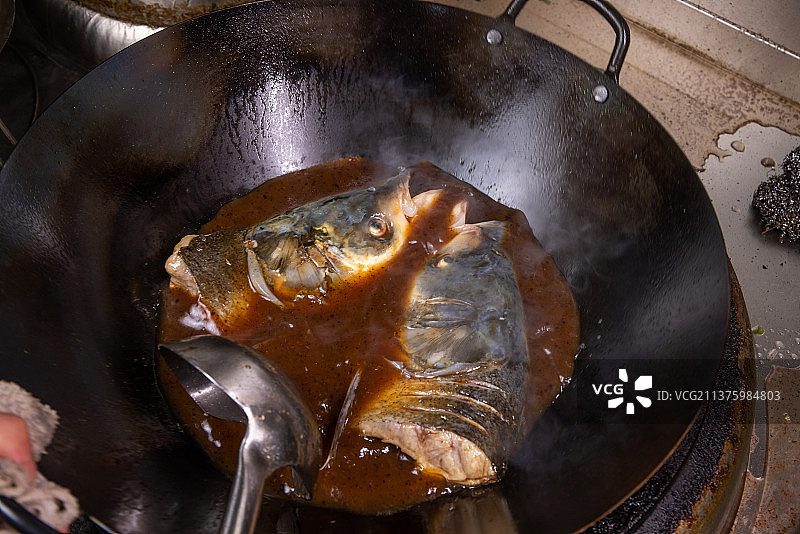 花鲢鱼头丸子汤图片素材