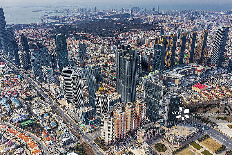 航拍青岛市区市南区商务写字楼市中心图片素材