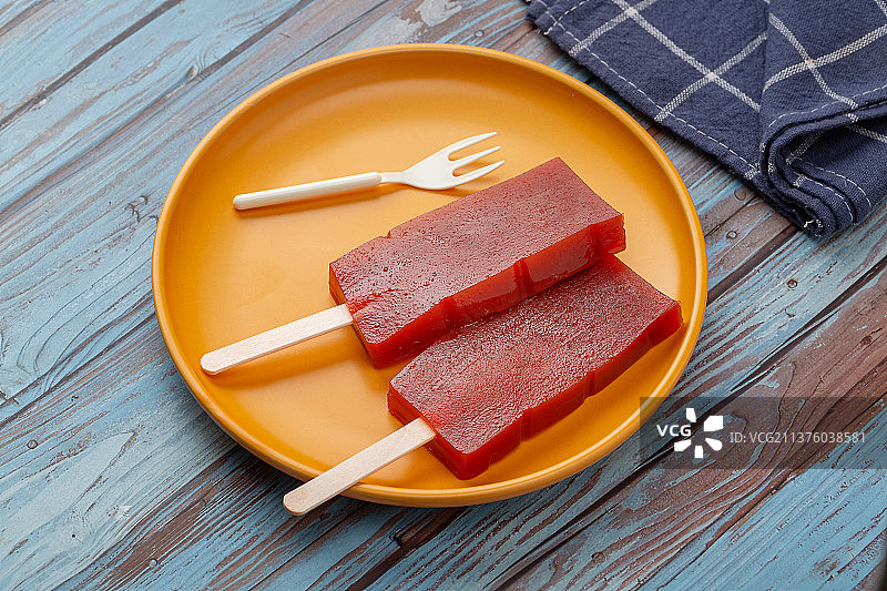 盘子里的山楂糕图片素材