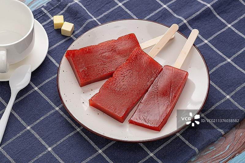 盘子里的山楂糕图片素材