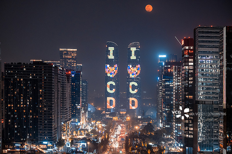 月下双子塔图片素材