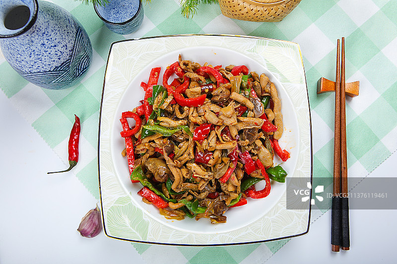 青椒红椒炒鸡杂图片素材