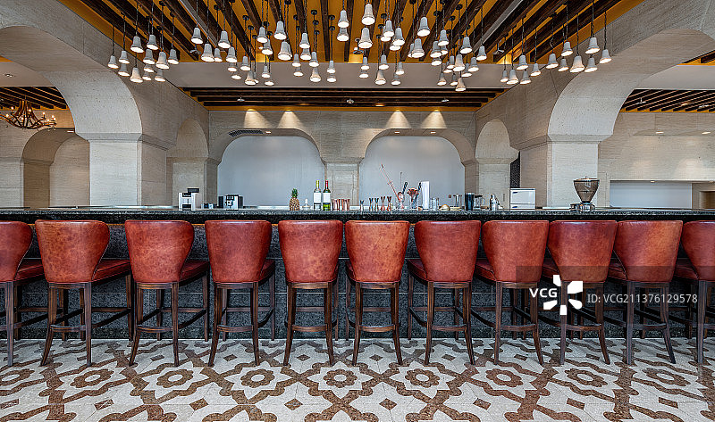 酒吧、餐吧、木质、复古、木地板、高级西餐厅酒馆、高雅、娱乐、吧台、生活方式、消遣、放松、咖啡馆、图片素材