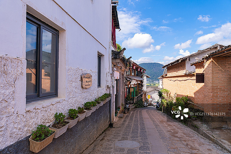 云南腾冲和顺古镇的街道图片素材