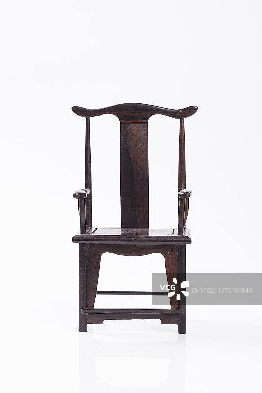 一组官帽椅硬木家具特写图片素材