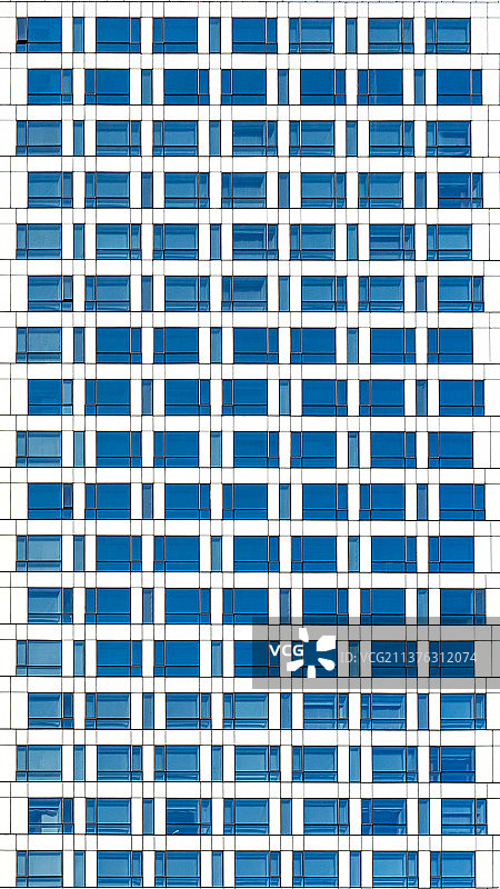 白墙蓝窗图片素材