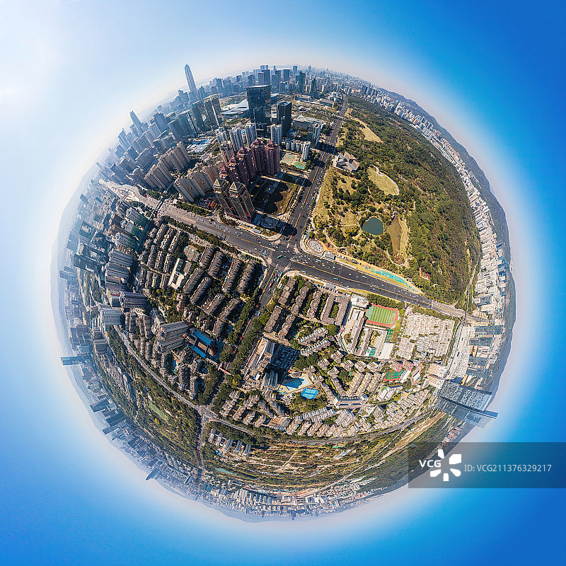 广东省深圳市福田区平安金融中心和深业上城球体全景图片素材