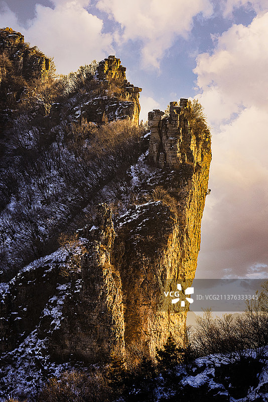 太行山-王莽岭-锡崖沟-挂壁公路-冬天-雪景图片素材