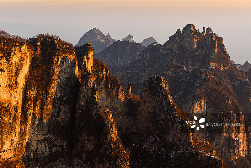 太行山-王莽岭-锡崖沟-挂壁公路-冬天-雪景图片素材