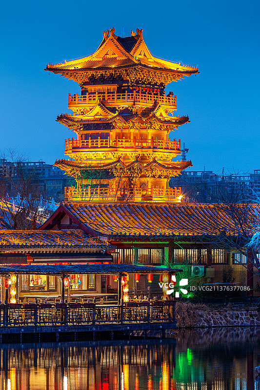 亚洲中国河南开封清明上河园夜晚风光图片素材