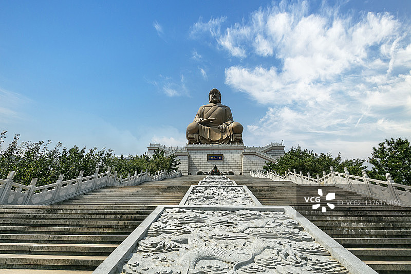 中国山东威海荣成石岛赤山风景区海神像赤山明神图片素材
