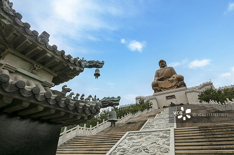 中国山东威海荣成石岛赤山风景区海神像赤山明神图片素材