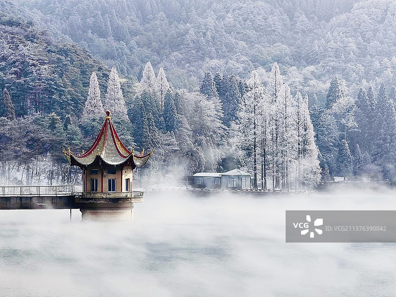 芦林湖图片素材