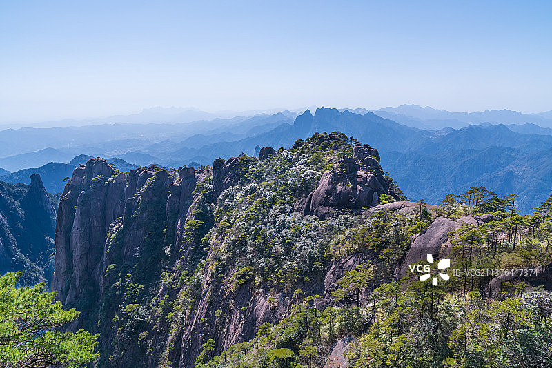 江西上饶三清山三清宫景区风光之花果山图片素材
