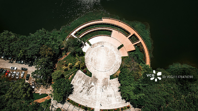 航拍视角下的岸边图片素材