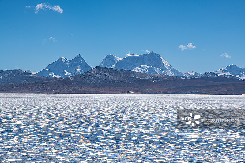 冰封的普姆雍措图片素材