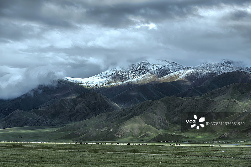 新疆美景赛里木湖那拉提草原独库公路大峡谷风情图片素材