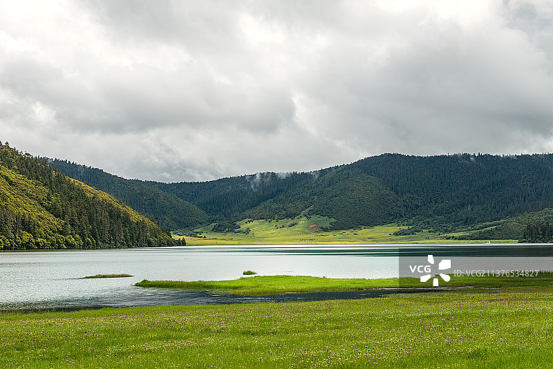 普达措国家公园之属都湖2图片素材