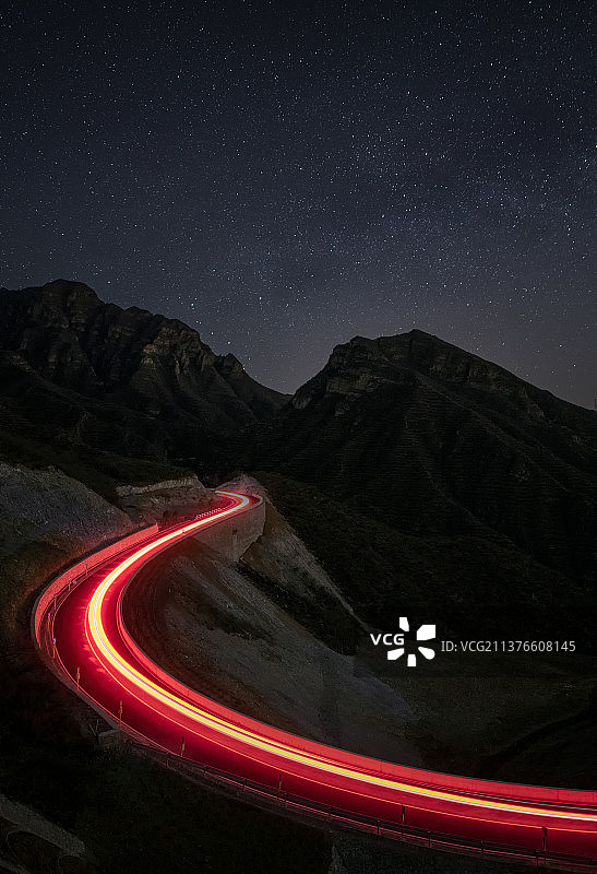 峰回路转图片素材