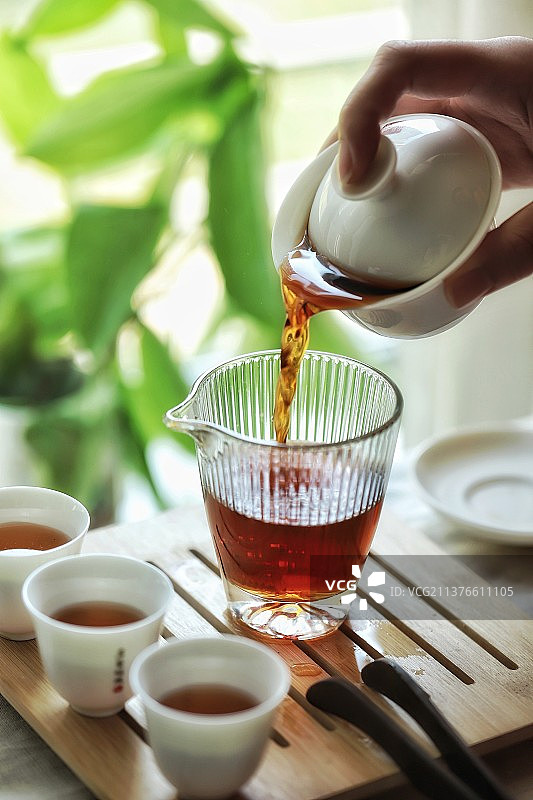 饮茶倒茶图片素材