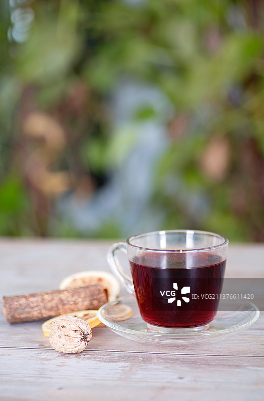桌上一杯红茶图片素材