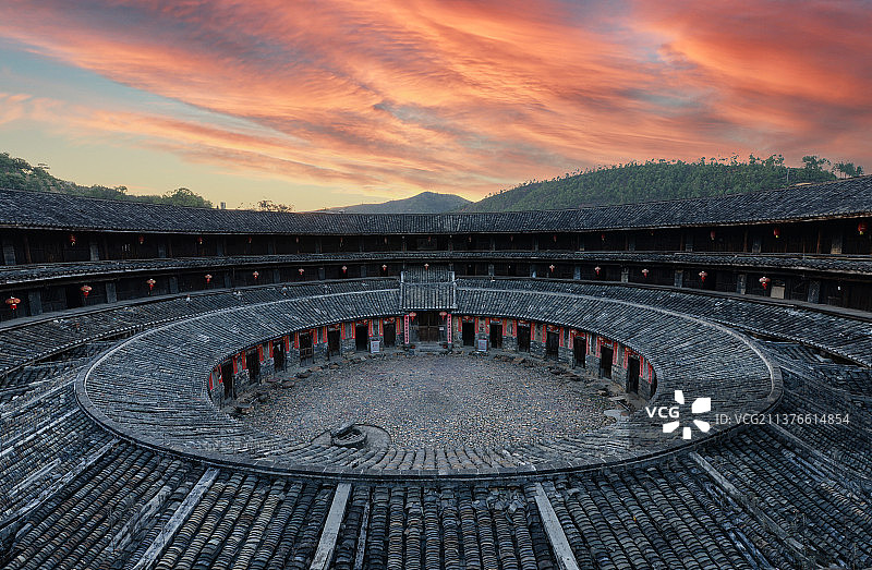 土楼和夕阳红图片素材