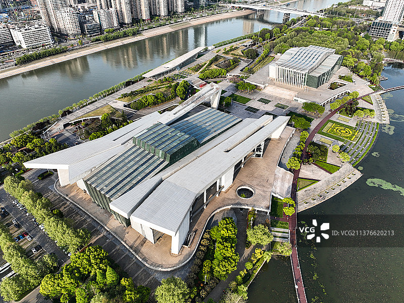 湖北武汉汉阳琴台大剧院航拍全景图片素材